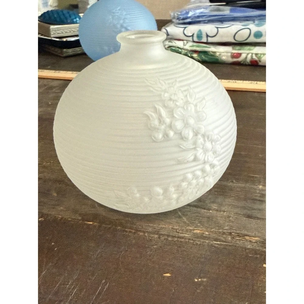 Avon Bud Vase Frosted White Satin Glass Floral Embossed Ribbed Round Globe 3.5
